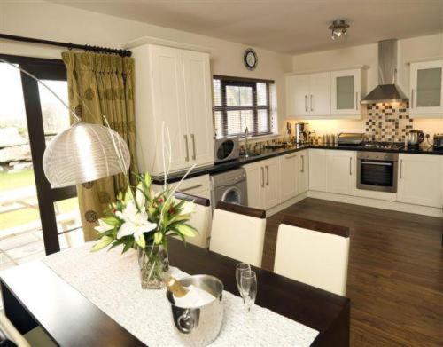Kenmare Bay Hotel Lodges Killarney Ngoại thất bức ảnh